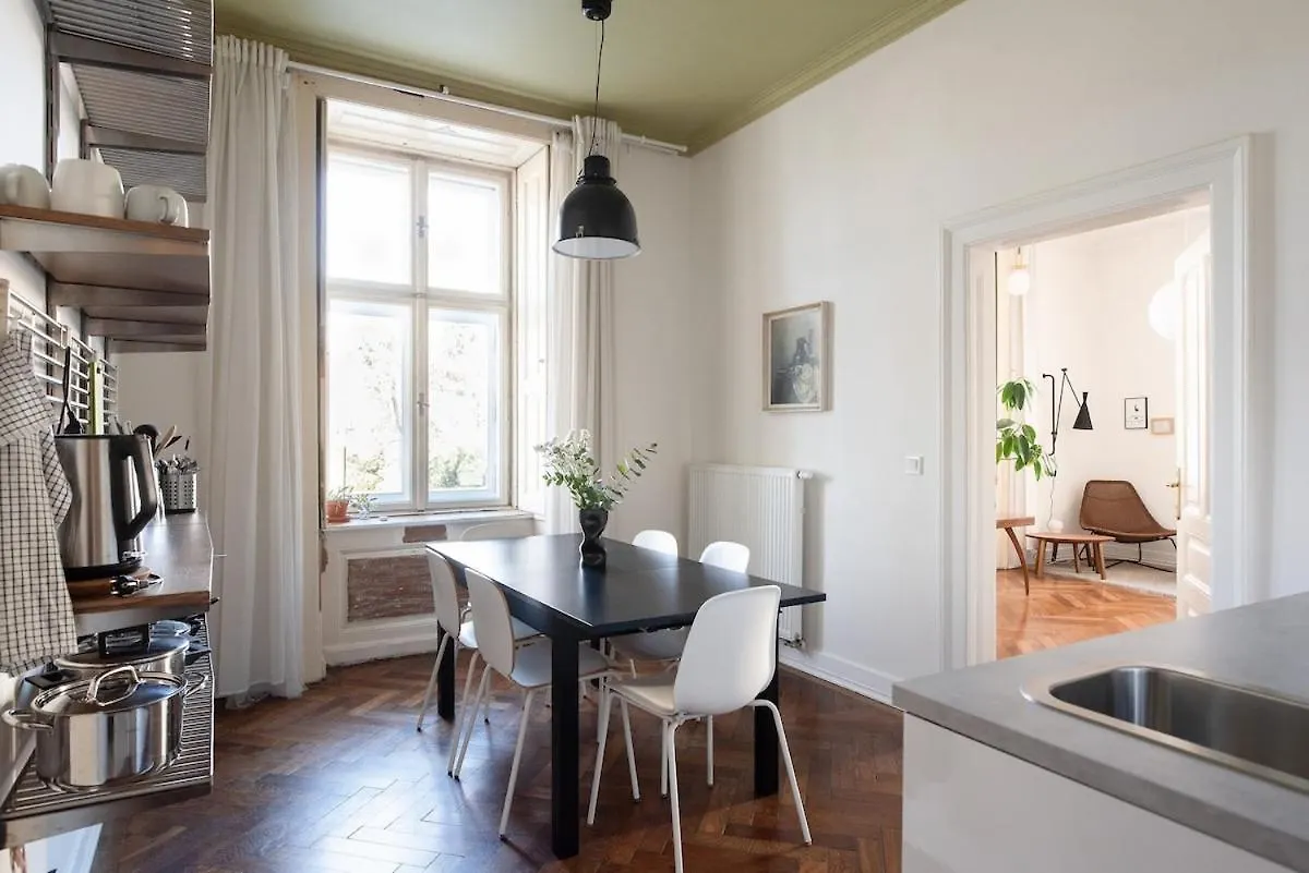 Renovated Historical Apartment In The Center Of Brno