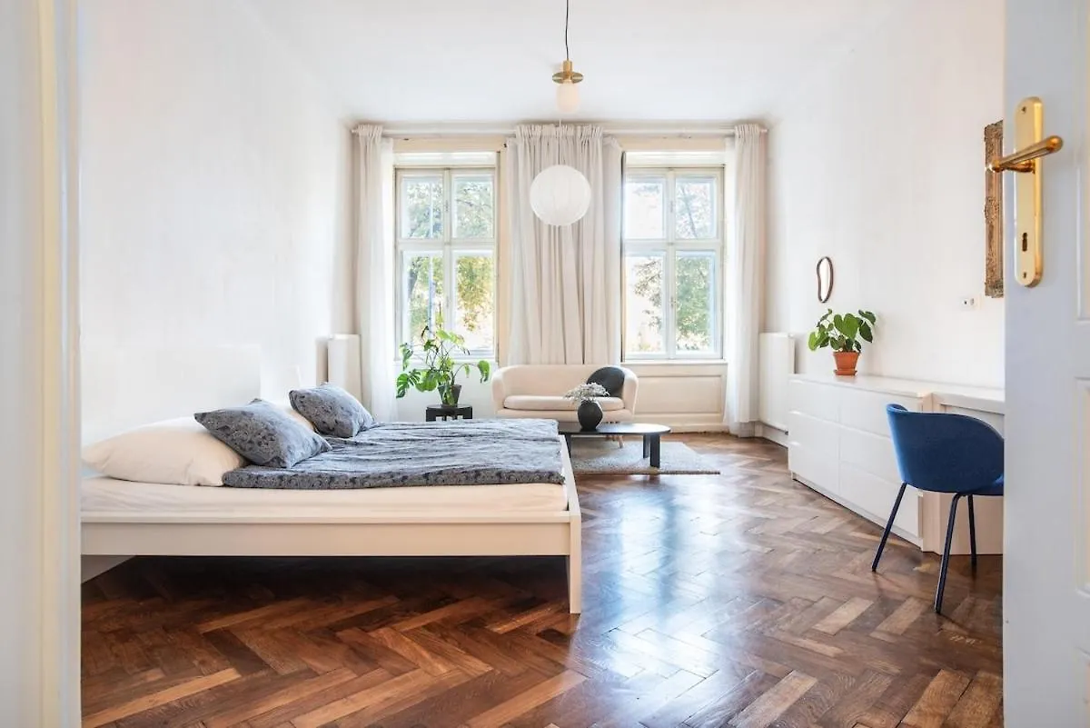Renovated Historical Apartment In The Center Of Brno